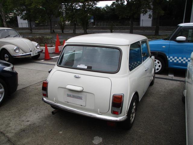 ＭＩＮＩ クーパー　正規輸入車・新車保証書・整備手帳・記録簿・取説・ＡＴオーバーホール済み・赤革シート・ＥＴＣ・フェンダーレス・Ｆフォグランプ（15枚目）