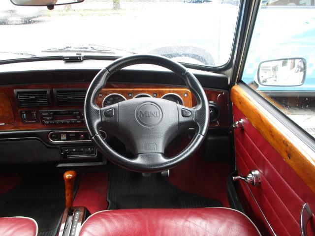 ＭＩＮＩ クーパー　正規輸入車・新車保証書・整備手帳・記録簿・取説・ＡＴオーバーホール済み・赤革シート・ＥＴＣ・フェンダーレス・Ｆフォグランプ・アルミラジエーター（21枚目）