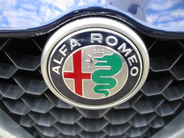 ジュリア スーパー 新車保証書・整備手帳・記録簿・取説・Sキー・革シート(ヒーター付)・Rカメラ・ETC・パドルシフト(4枚目)