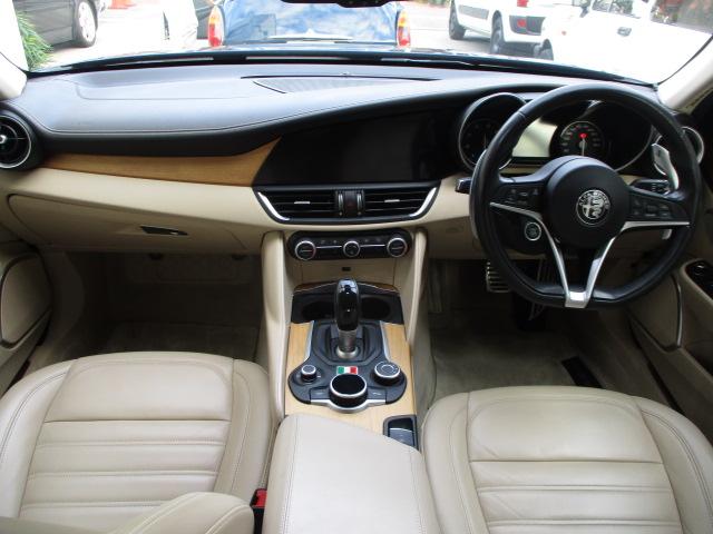 ジュリア スーパー 新車保証書・整備手帳・記録簿・取説・Sキー・革シート(ヒーター付)・Rカメラ・ETC・パドルシフト(14枚目)