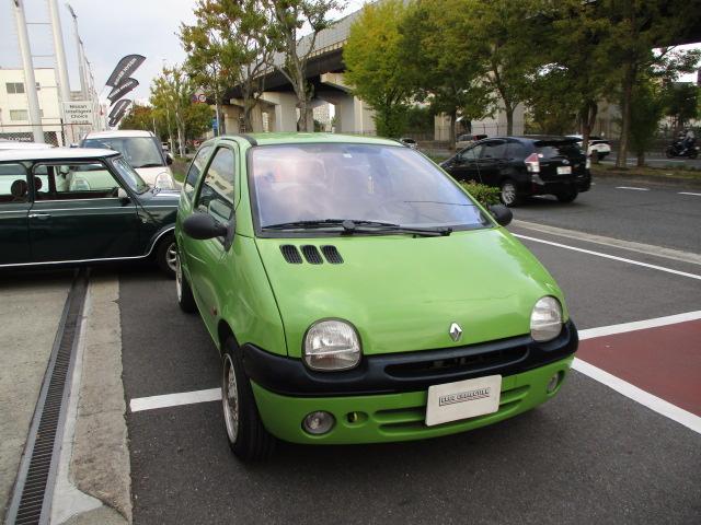 トゥインゴ パック　５ＭＴ・正規輸入車・整備手帳・記録簿・取説・ＥＴＣ（3枚目）