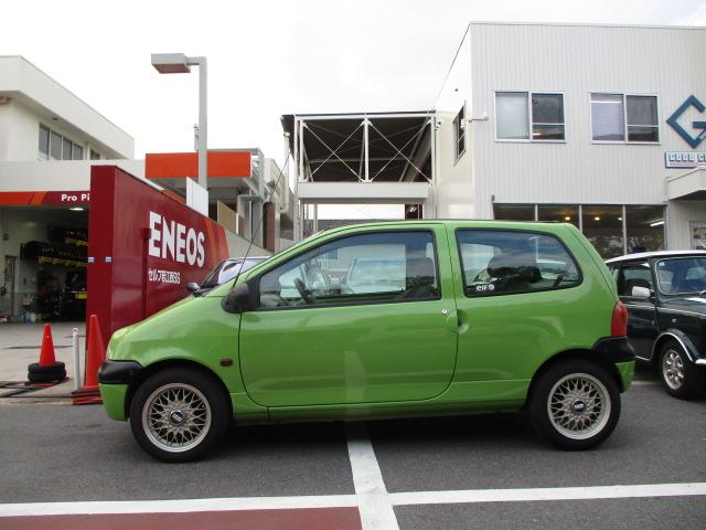 トゥインゴ パック　５ＭＴ・正規輸入車・整備手帳・記録簿・取説・ＥＴＣ（4枚目）