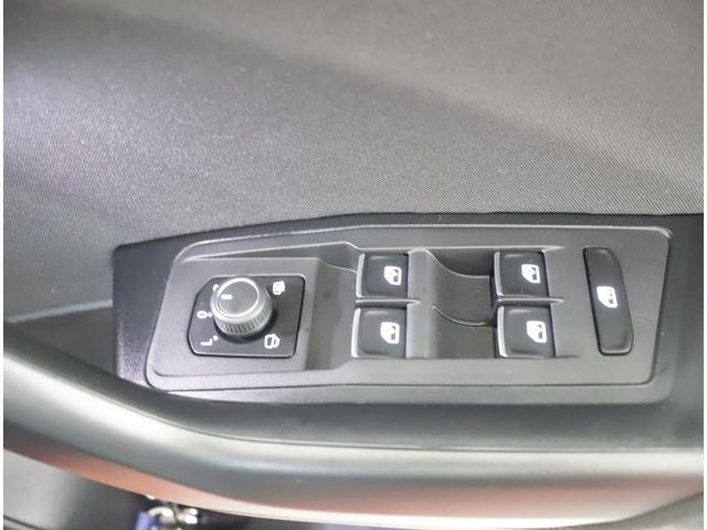 ＴＤＩ　スタイルデザインパッケージ　ワンオーナー　ディーゼルエンジン　ＡＣＣ　ＬＥＤヘッドライト　オートライト　バックカメラ　ブラインドスポット　スマートキー　電動格納ミラー　２ゾーンエアコン　ブレーキアシスト(12枚目)