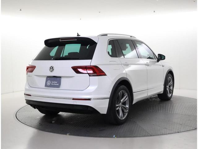 ティグアン ＴＳＩ　Ｒライン　ＴＳＩエンジンＡＣＣルーフレールＣＤ・ＳＤ・ＤＶＤ　ＢｌｕｅｔｏｏｔｈカープレイリアビューカメラＥＴＣ．０ブラインドスポットブレーキアシストＲ－ＬＩＮＥスペアキー有（4枚目）