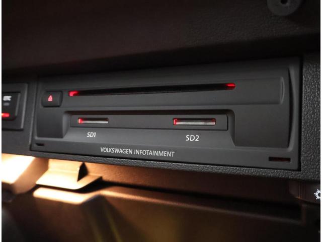 ティグアン ＴＳＩ　Ｒライン　ＴＳＩエンジンＡＣＣルーフレールＣＤ・ＳＤ・ＤＶＤ　ＢｌｕｅｔｏｏｔｈカープレイリアビューカメラＥＴＣ．０ブラインドスポットブレーキアシストＲ－ＬＩＮＥスペアキー有（18枚目）