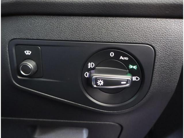 ティグアン ＴＳＩ　Ｒライン　ＴＳＩエンジンＡＣＣルーフレールＣＤ・ＳＤ・ＤＶＤ　ＢｌｕｅｔｏｏｔｈカープレイリアビューカメラＥＴＣ．０ブラインドスポットブレーキアシストＲ－ＬＩＮＥスペアキー有（19枚目）