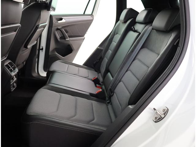 ティグアン ＴＳＩ　Ｒライン　ＴＳＩエンジンＡＣＣルーフレールＣＤ・ＳＤ・ＤＶＤ　ＢｌｕｅｔｏｏｔｈカープレイリアビューカメラＥＴＣ．０ブラインドスポットブレーキアシストＲ－ＬＩＮＥスペアキー有（28枚目）