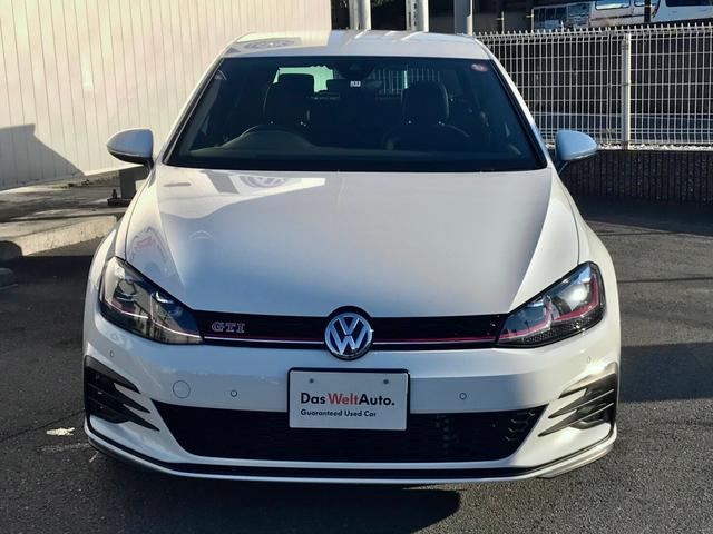 パフォーマンス VW純正ナビ ETC バックカメラ 障害物センサー デジタルメーター フロントアシスト レーンアシスト サイドアシスト DCC ACC Bluetooth 音声ナビ 認定中古車保証 ディーラー車(2枚目)