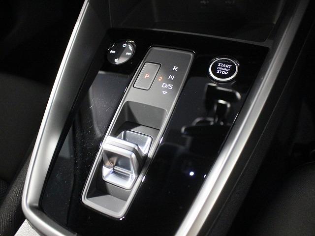 Ａ３ スポーツバック３０ＴＦＳＩ　認定中古車　ＭＭＩナビゲーション　コンビニエンス＆アシスタンスパッケージ　ＬＥＤリヤコンビネーションライト／ダイナミックターンインディケーター　マンハッタングレー（15枚目）