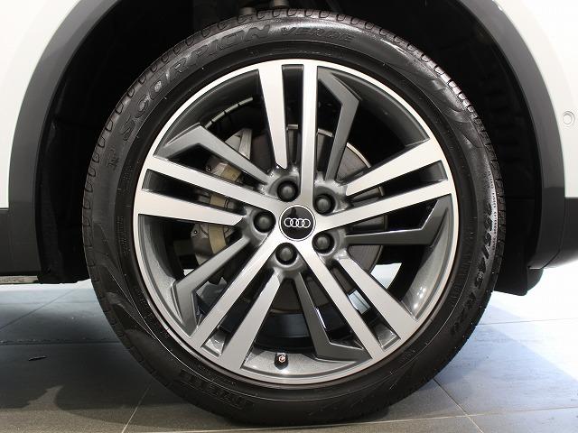 Ｑ５スポーツバック １ｓｔエディション　ディーゼルターボ　４ＷＤ　認定中古車　１ｓｔ　ｅｄｉｔｉｏｎ限定車　ファインナッパレザーダイヤモンドステッチ　Ｓ　ｌｉｎｅ　Ｐｌｕｓパッケージ　マトリクスＯＬＥＤリヤコンビネーションライト（5枚目）