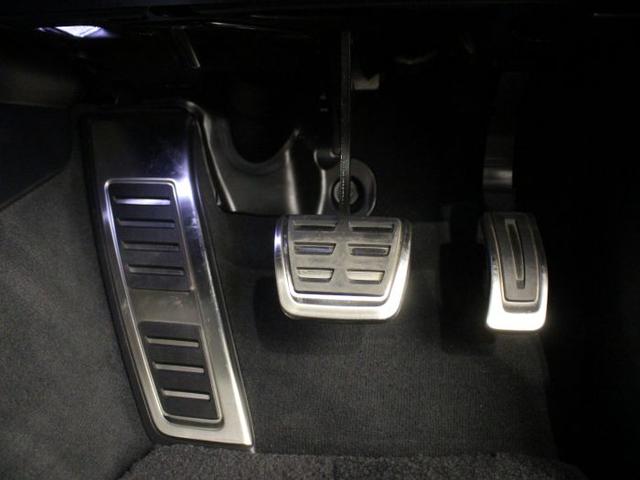 Ａ７スポーツバック ４０ＴＤＩクワトロ　Ｓラインパッケージ　ディーゼルターボ　４ＷＤ　認定中古車　パノラマサンルーフ　マトリクスＬＥＤヘッドライト　レーザーライトパッケージ　ブラックスタイリング　２１インチアルミホイール　ダンピングコントロールサスペンション（14枚目）