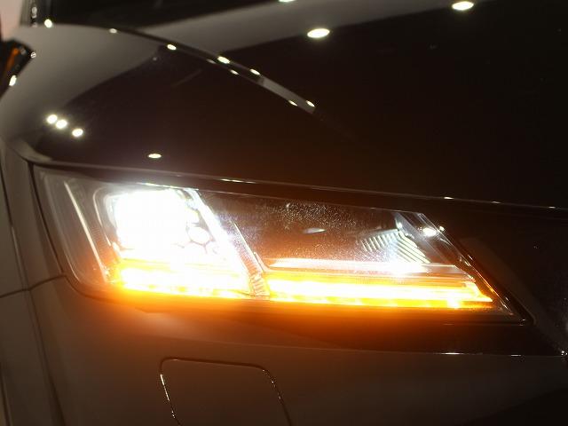 ＴＴクーペ ４０ＴＦＳＩ　Ｓラインパッケージ　認定中古車　コンフォートパッケージ　マトリクスＬＥＤヘッドライト　電動調整シート　シートヒーター　ハーフレザーシート（アルカンターラ／レザーＳロゴ）　バックモニター（5枚目）