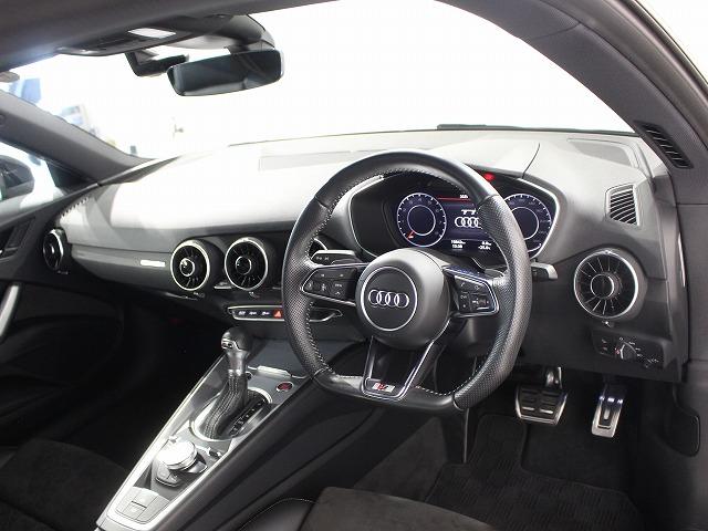 ＴＴクーペ ４０ＴＦＳＩ　Ｓラインパッケージ　認定中古車　コンフォートパッケージ　マトリクスＬＥＤヘッドライト　電動調整シート　シートヒーター　ハーフレザーシート（アルカンターラ／レザーＳロゴ）　バックモニター（17枚目）