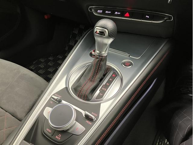 TTクーペ Sラインコンペティション 4WD 認定中古車 マトリクスLEDヘッドライト リヤスポイラー アルカンターラレザーSロゴ 19インチオプションホイール 電動調整シート シートヒーター TVチューナー(15枚目)
