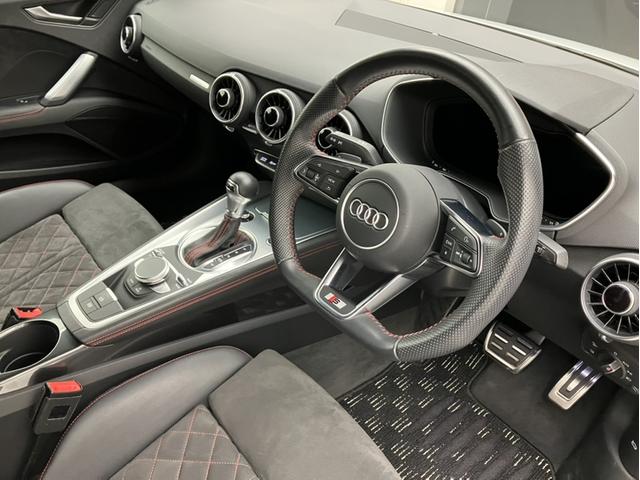 TTクーペ Sラインコンペティション 4WD 認定中古車 マトリクスLEDヘッドライト リヤスポイラー アルカンターラレザーSロゴ 19インチオプションホイール 電動調整シート シートヒーター TVチューナー(16枚目)