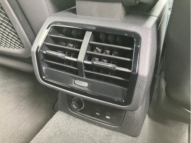 Ｑ３ ３５ＴＦＳＩ　Ｓライン　認定中古車　元デモカー　レザーシート　電動シート　シートヒーターＬＥＤヘッドライト　コンビニエンス＆アシスタンスパッケージ　プライバシーガラス　スマホＩＦ　プラスパッケージ　グレイシアホワイト（33枚目）