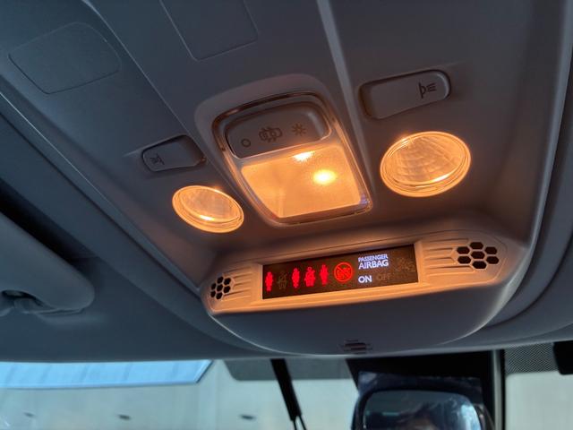 ベルランゴ マックス　ブルーＨＤｉ　純正ＥＴＣ　ドラレコ前後　弊社社用車　パノラミックガラスルーフ　アクティブクルーズコントロール　ブラインドスポットモニター　レーンキープアシスト　クリアランスソナー　衝突被害軽減ブレーキ（17枚目）