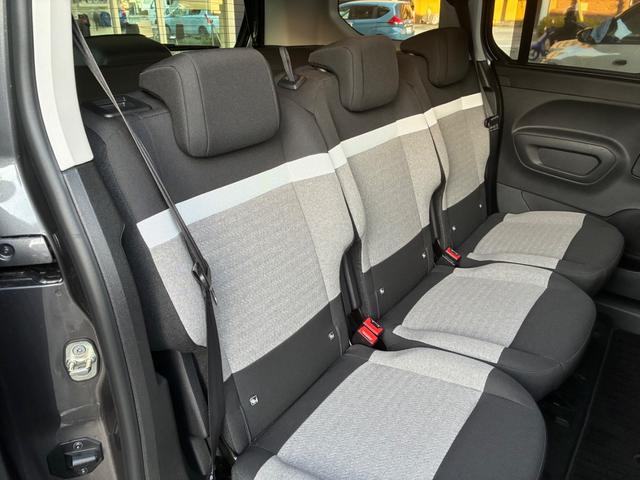 ベルランゴ マックス　ブルーＨＤｉ　純正ＥＴＣ　ドラレコ前後　弊社社用車　パノラミックガラスルーフ　アクティブクルーズコントロール　ブラインドスポットモニター　レーンキープアシスト　クリアランスソナー　衝突被害軽減ブレーキ（19枚目）