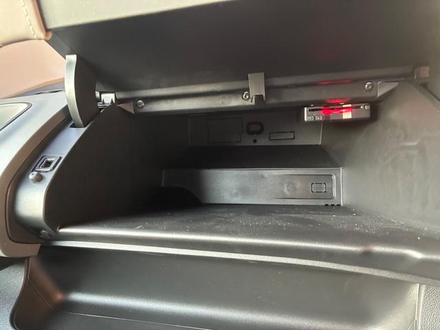 ベルランゴ マックス　ブルーＨＤｉ　純正ＥＴＣ　ドラレコ前後　弊社社用車　パノラミックガラスルーフ　アクティブクルーズコントロール　ブラインドスポットモニター　レーンキープアシスト　クリアランスソナー　衝突被害軽減ブレーキ（28枚目）