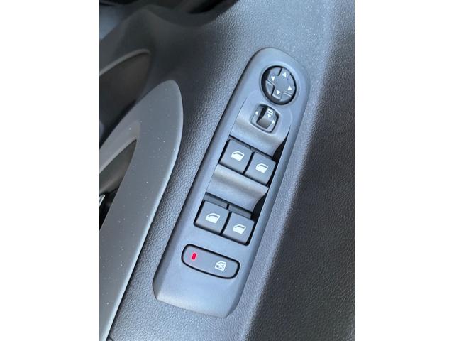 ベルランゴ マックス　ブルーＨＤｉ　純正ＥＴＣ　ドラレコ前後　弊社社用車　パノラミックガラスルーフ　アクティブクルーズコントロール　ブラインドスポットモニター　レーンキープアシスト　クリアランスソナー　衝突被害軽減ブレーキ（33枚目）