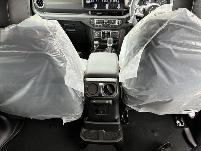 ジープ・ラングラーアンリミテッド サハラ　パワーサイドステップ（12枚目）