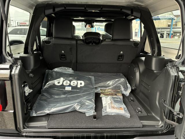 ジープ・ラングラーアンリミテッド サハラ　パワーサイドステップ（13枚目）