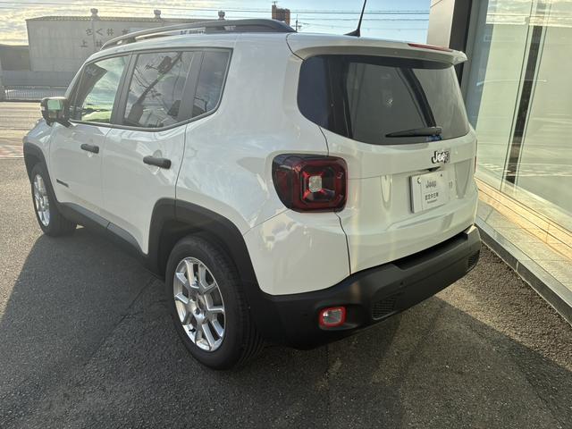 ジープ・レネゲード アルティテュード　ｅ－ハイブリッド（8枚目）