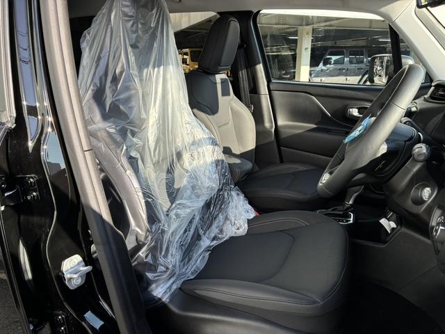 ジープ・レネゲード アルティテュード　ｅ－ハイブリッド（10枚目）