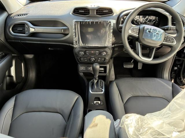 ジープ・レネゲード アルティテュード　ｅ－ハイブリッド（12枚目）