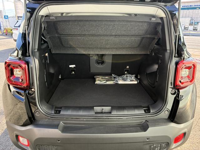 ジープ・レネゲード アルティテュード　ｅ－ハイブリッド（13枚目）