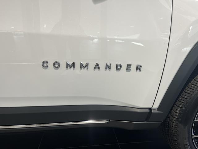 ジープ・コマンダー リミテッド 登録済未使用車(2枚目)