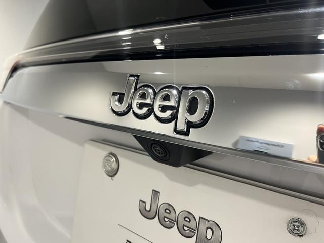 ジープ・コマンダー リミテッド 登録済未使用車(10枚目)