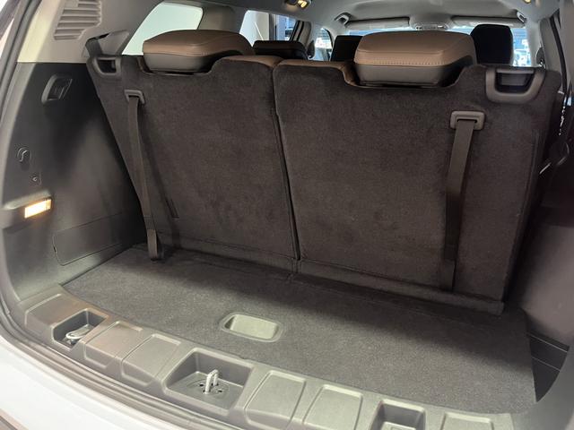 ジープ・コマンダー リミテッド 登録済未使用車(23枚目)