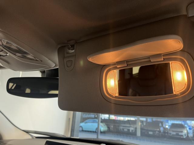 ジープ・コマンダー リミテッド 登録済未使用車(25枚目)