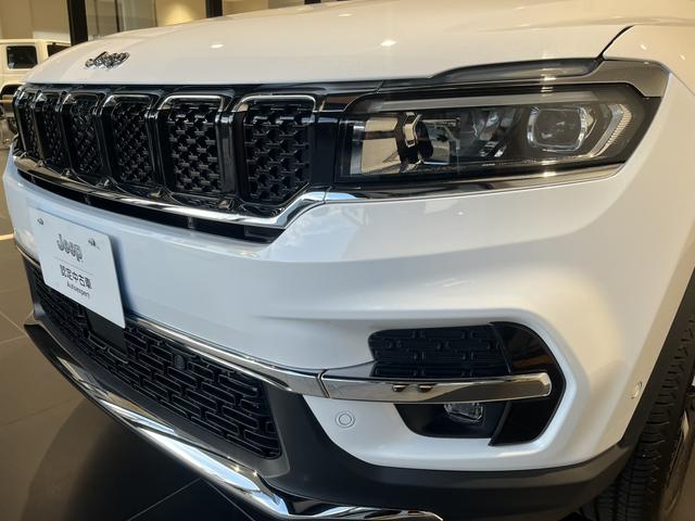 ジープ・コマンダー リミテッド 登録済未使用車(29枚目)