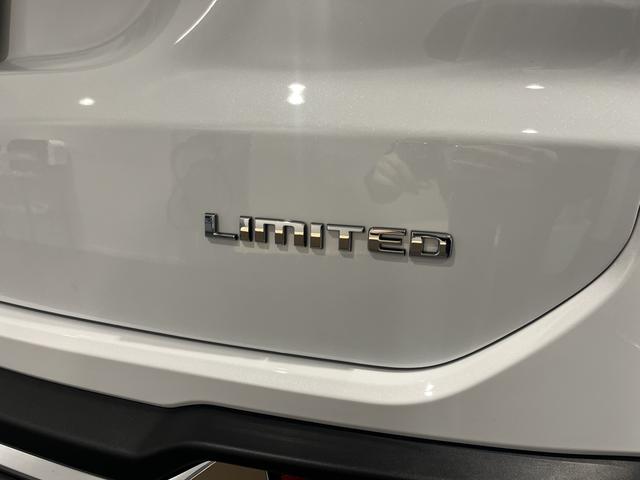 ジープ・コマンダー リミテッド 登録済未使用車(32枚目)