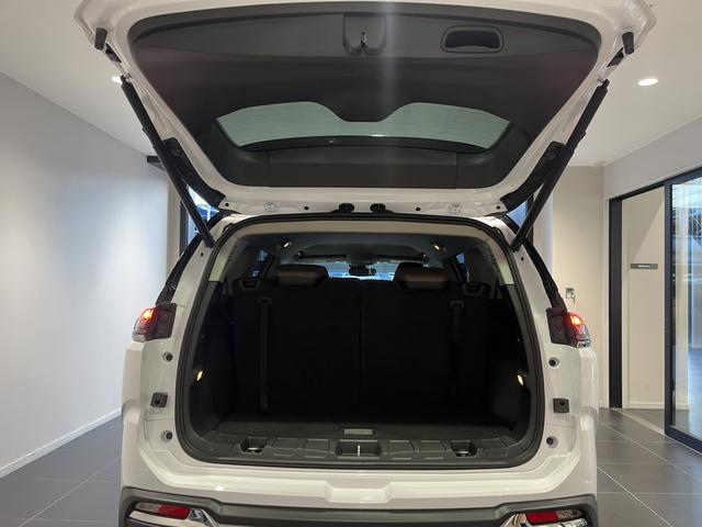 ジープ・コマンダー リミテッド 登録済未使用車(39枚目)