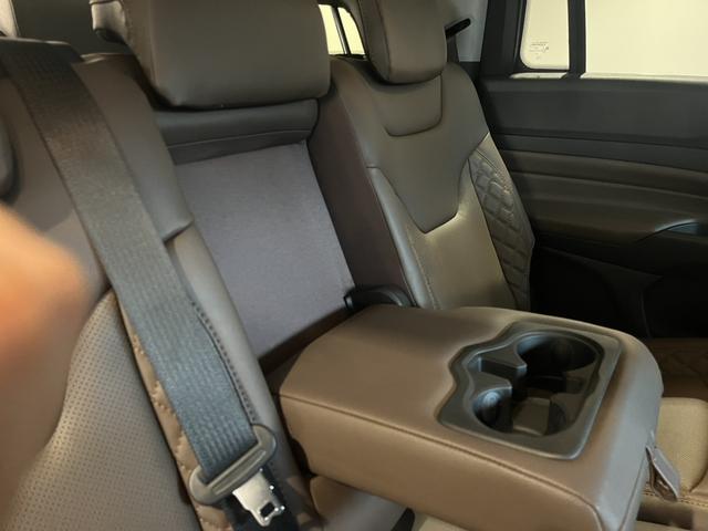 ジープ・コマンダー リミテッド 登録済未使用車(41枚目)