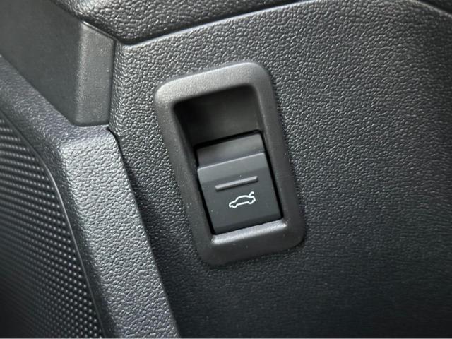 30TFSI Sライン 1オーナー ナビゲーションパッケージ コンビニ&アシスタンスパッケージ マトリクスLEDヘッドライト スマートフォンインターフェース アダプティブクルーズコントロール レーンアシスト シートヒーター(39枚目)
