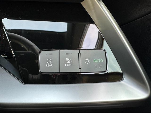 30TFSI Sライン 1オーナー ナビゲーションパッケージ コンビニ&アシスタンスパッケージ マトリクスLEDヘッドライト スマートフォンインターフェース アダプティブクルーズコントロール レーンアシスト シートヒーター(40枚目)