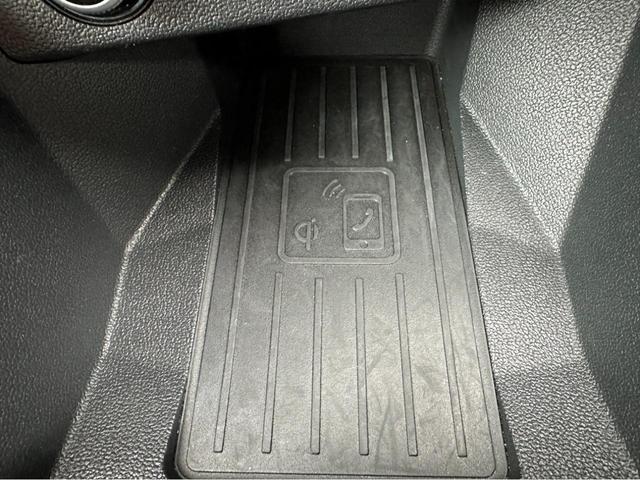 25TFSI アドバンスド 1オーナー アシスタンスPKG コンビニエンスPKG ナビゲーションPKG コントラストルーフ スマートフォンインターフェース センターアームレスト アダプティブクルーズコントロール シートヒーター(13枚目)