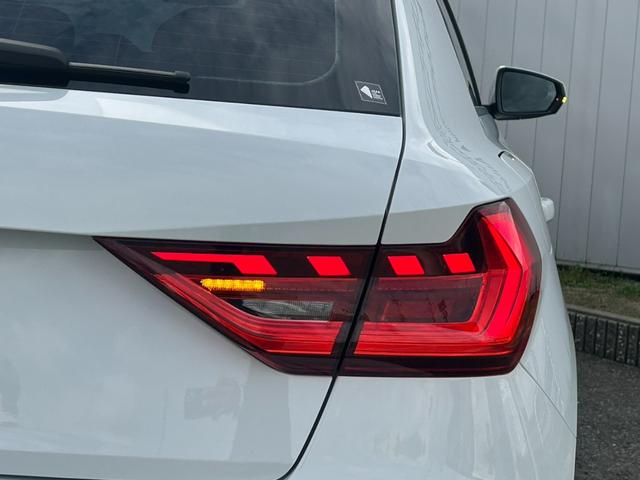 Ｆｏｒ　Ｎｅｘｔ株式会社では、納車後のアフターフォローも兼ねた納車後チェックも行っております。詳しくは担当セールスまでお問合せください。保険やアフターメンテナンスもお任せください。