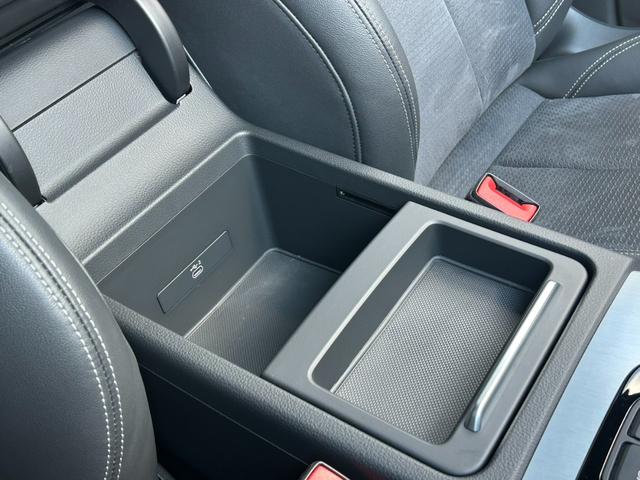 Ｑ５スポーツバック ４０ＴＤＩクワトロ　Ｓライン　プラスパッケージ／ＴＶ／プライバシーガラス／３６０度カメラ／Ｆ・Ｒシートヒーター／電動シート／アダプティブクルーズコントロール／シートメモリ／オートマッチテールゲート／サイドアシスト／認定中古車（32枚目）