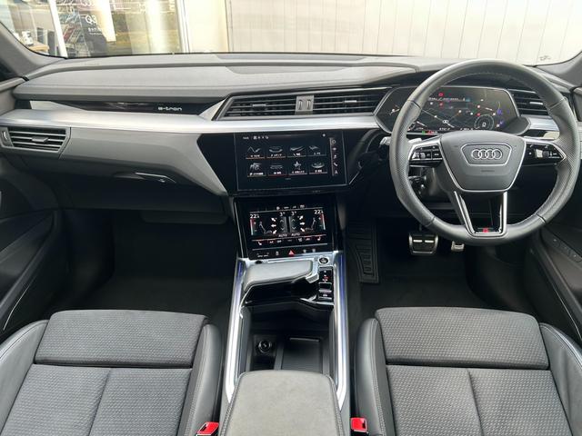Ｑ８スポーツバック ｅ－トロン ５５ｅ－トロンクワトロ　Ｓライン　ブラックｓｔｙｌｅ／サイレンスパッケージ／インテイリアプラスパッケージ／ＯＰ２１ＡＷ／エアサス／ステアリングヒーター／イージークローザー／バング＆オルフセン／Ｆ・Ｒシートヒーター／認定中古車（3枚目）