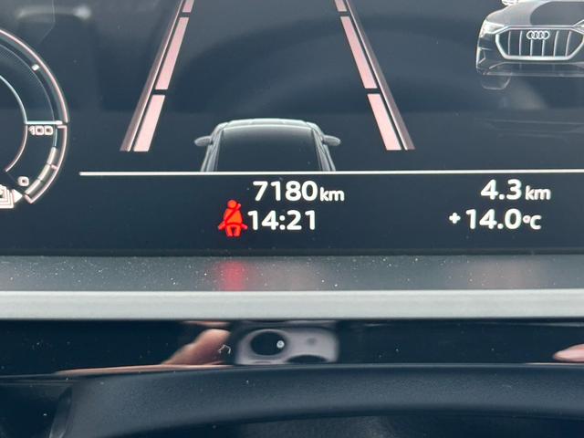 Ｑ８スポーツバック ｅ－トロン ５５ｅ－トロンクワトロ　Ｓライン　ブラックｓｔｙｌｅ／サイレンスパッケージ／インテイリアプラスパッケージ／ＯＰ２１ＡＷ／エアサス／ステアリングヒーター／イージークローザー／バング＆オルフセン／Ｆ・Ｒシートヒーター／認定中古車（17枚目）