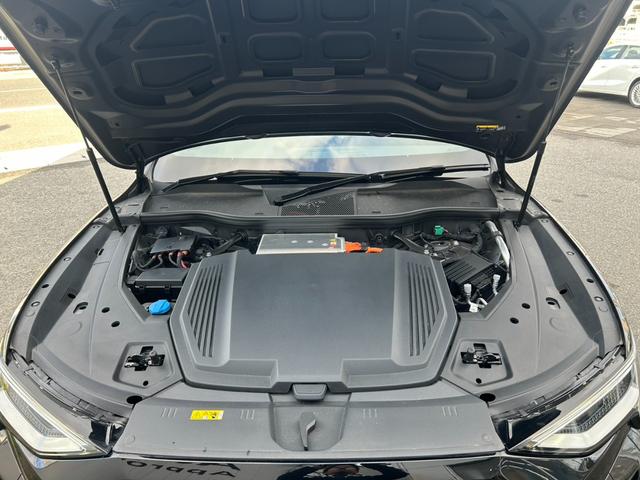 Ｑ８スポーツバック ｅ－トロン ５５ｅ－トロンクワトロ　Ｓライン　ブラックｓｔｙｌｅ／サイレンスパッケージ／インテイリアプラスパッケージ／ＯＰ２１ＡＷ／エアサス／ステアリングヒーター／イージークローザー／バング＆オルフセン／Ｆ・Ｒシートヒーター／認定中古車（52枚目）