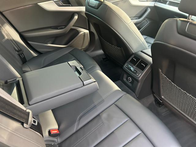 ＡＡＡ東大阪では、ドリンクを提供し、ゆっくりと車を検討できるよう取り組んでおります。試乗や車の詳細を確認しながら、ぜひお気に入りの１台を見つけてくださいませ。