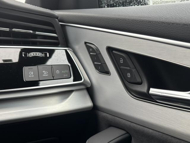 Ｑ８ ５０ＴＤＩクワトロ　Ｓライン　パノラマサンルーフ／ブラックＳｔｙｌｅ／バルコナレザー／コンフォートアシスタンス／ＨＤマトリクス／デジタルＯＬＥＤ／ＯＰ２２ＡＷ／リヤシェード／エアサス／シートエアコン＋マッサージ／デモＵＰ（22枚目）