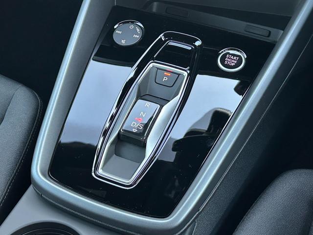 Ａ３セダン ３０ＴＦＳＩアドバンスド　現行モデル／ＭＭＩナビゲーション／ＴＶ／スマートフォンインターフェイス／ワイヤレスチャージ／サイドアシスト／バーチャルコックピット／純正アルミホイール／コーナーセンサー／認定中古車（26枚目）