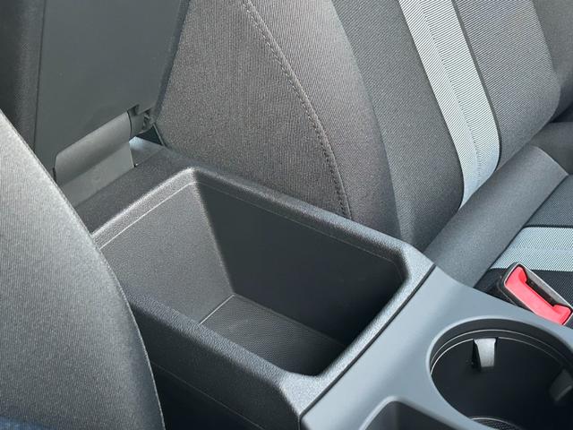 Ａ３セダン ３０ＴＦＳＩアドバンスド　現行モデル／ＭＭＩナビゲーション／ＴＶ／スマートフォンインターフェイス／ワイヤレスチャージ／サイドアシスト／バーチャルコックピット／純正アルミホイール／コーナーセンサー／認定中古車（29枚目）